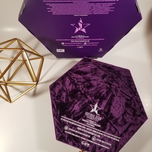 ποΈJeffree Star, Blood Lust Palette π - Picture 8 of 8